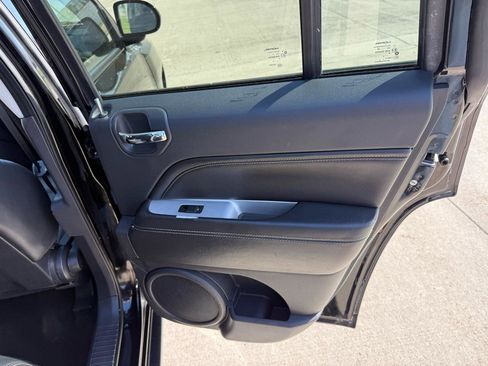 Used 2016 Jeep Compass High Altitude FWD image 24
