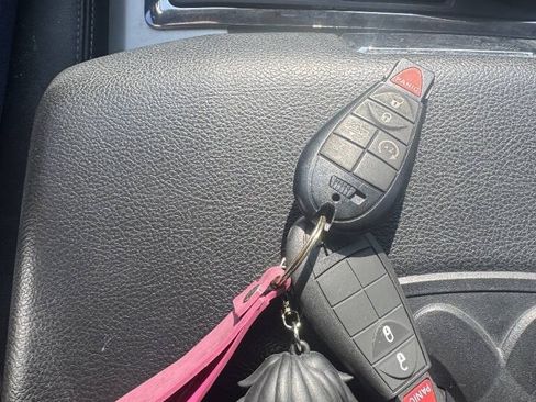 Used 2013 RAM 1500 Laramie RWD image 18