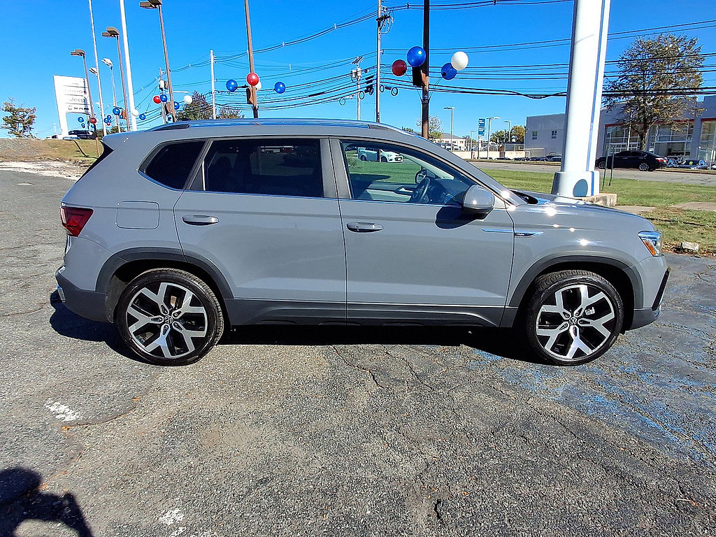 Used 2023 Volkswagen Taos SEL AWD/4WD image 9