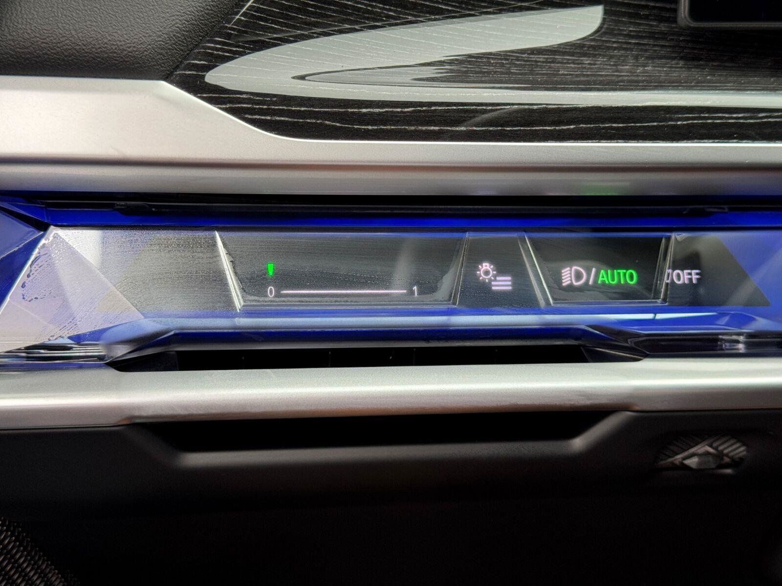 Used 2024 BMW i7 xDrive60 AWD/4WD image 20