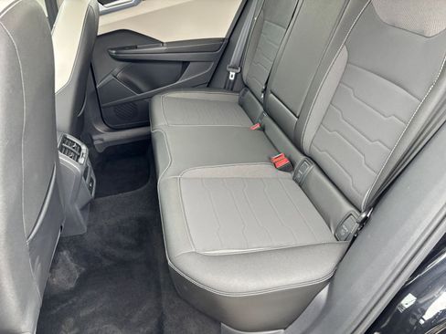 Used 2025 Volkswagen Taos SE image 25