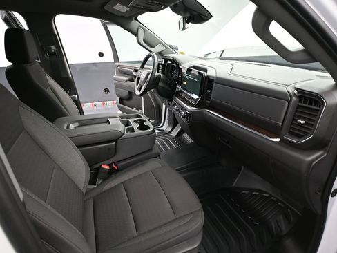 Used 2025 GMC Sierra 2500 SLE image 46