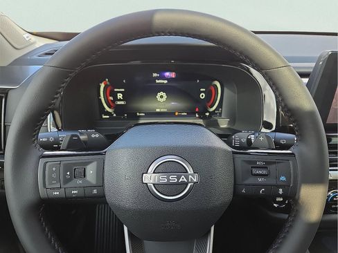 New 2026 Nissan Pathfinder SL image 24