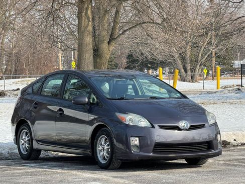 Used 2010 Toyota Prius Five FWD image 2