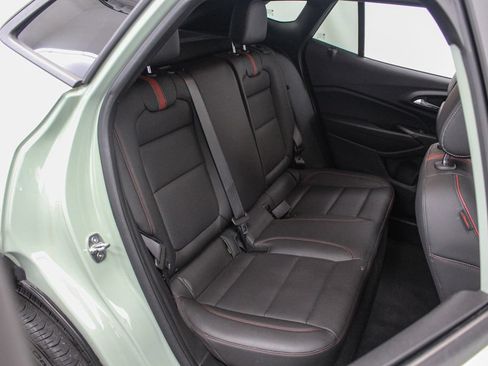 Used 2024 Chevrolet Trax RS w/ Driver Confidence Package FWD image 19