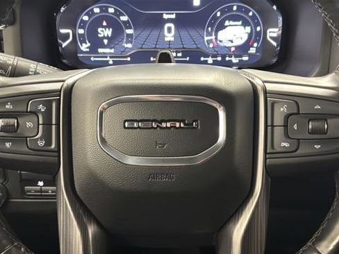 Used 2023 GMC Yukon XL Denali Ultimate AWD/4WD image 15