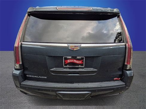 Used 2020 Cadillac Escalade ESV Premium Luxury image 4