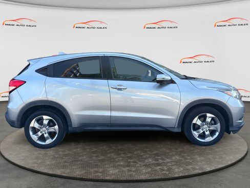 Used 2017 Honda HR-V EX image 6