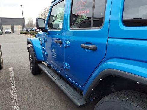 Used 2022 Jeep Wrangler Unlimited Sahara w/ LED Lighting Group image 10