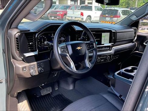 Used 2025 Chevrolet Silverado 1500 LT w/ Safety Package AWD/4WD image 14