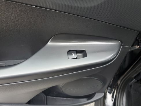 Used 2022 Hyundai Kona SE FWD image 13