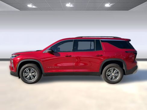 Certified 2025 Chevrolet Traverse LT w/ Driver Confidence Package FWD image 2