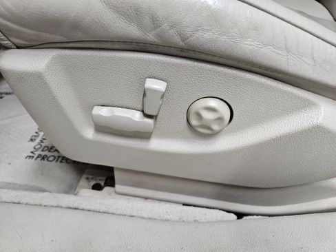 Used 2008 Cadillac STS V8 AWD w/ Preferred Equipment Group image 10