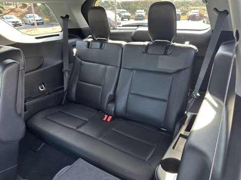 Used 2024 Ford Explorer XLT w/ Equipment Group 202A image 25