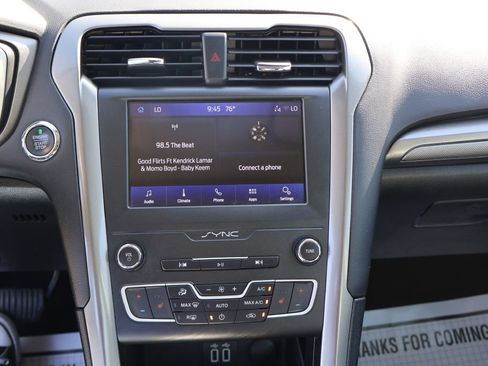 Used 2019 Ford Fusion SE AWD/4WD image 31