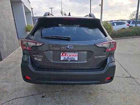 Used 2023 Subaru Outback Premium image 22