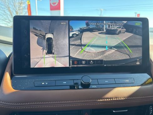 Used 2024 Nissan Rogue Platinum w/ Platinum Premium Package image 19