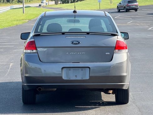 Used 2010 Ford Focus SE FWD image 6