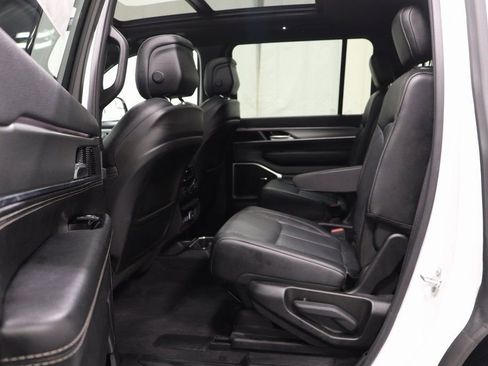 Used 2023 Jeep Wagoneer Series II image 13