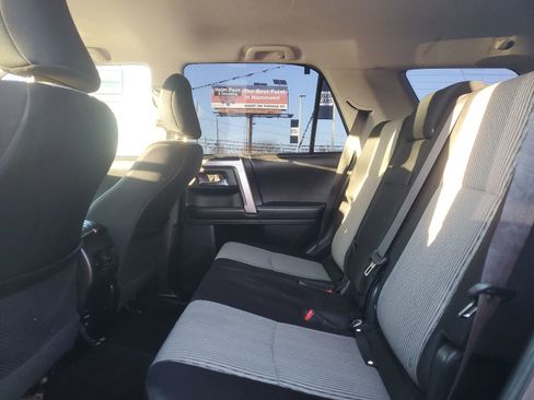 Used 2016 Toyota 4Runner image 12