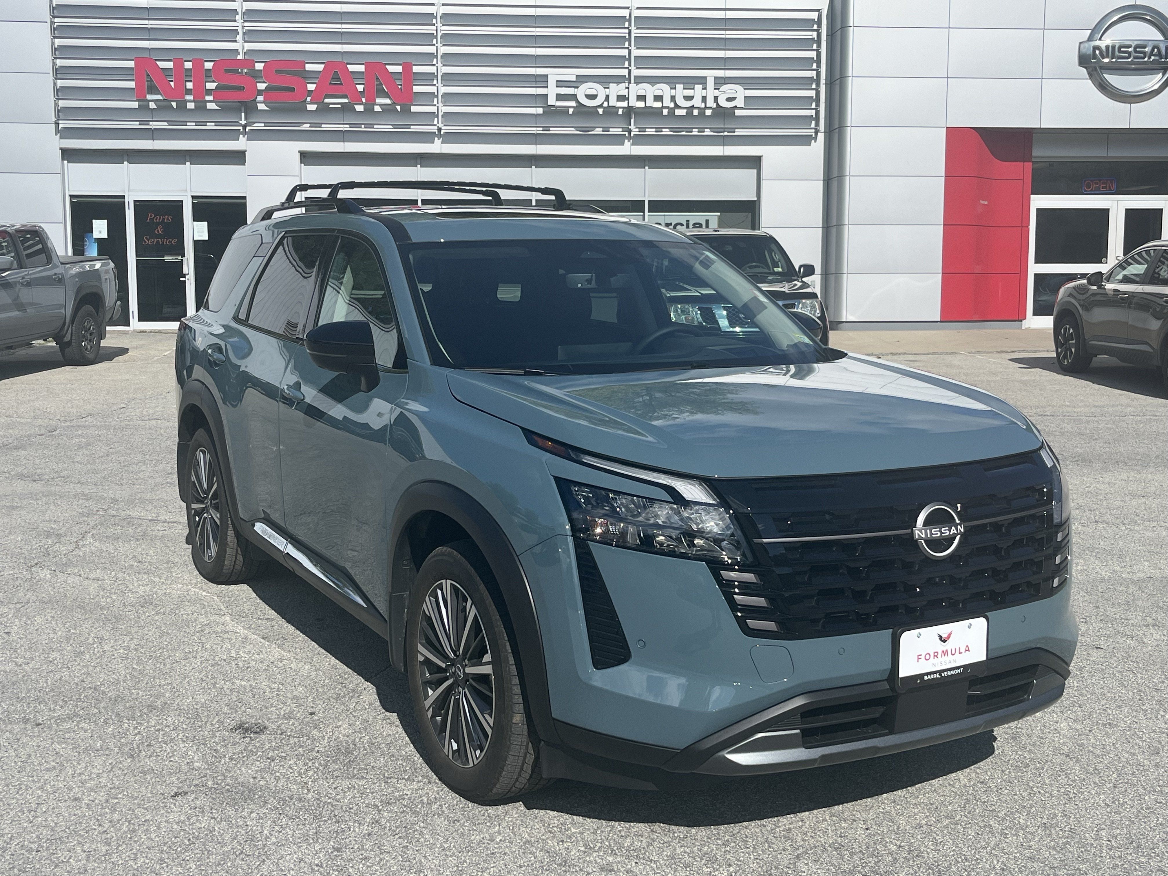 New 2026 Nissan Pathfinder Platinum AWD/4WD image 1