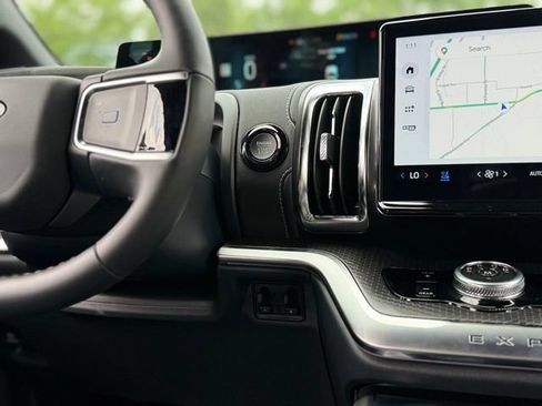 New 2027 Ford Expedition Platinum w/ Stealth Appearance Package AWD/4WD image 12