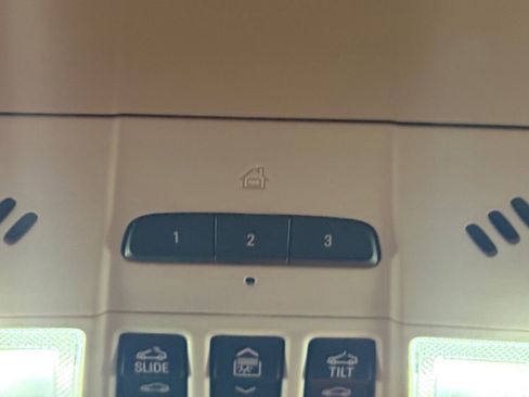 Used 2022 Buick Enclave Avenir w/ Avenir Technology Package image 37