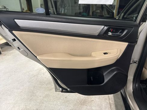 Used 2017 Subaru Outback 2.5i Premium AWD/4WD image 39