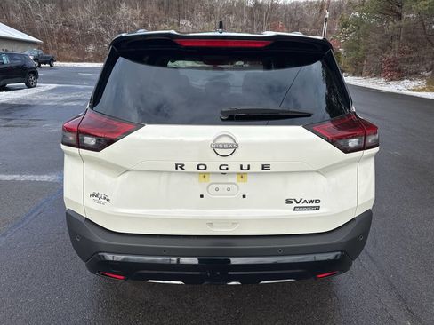Used 2023 Nissan Rogue SV w/ SV Premium Package image 4