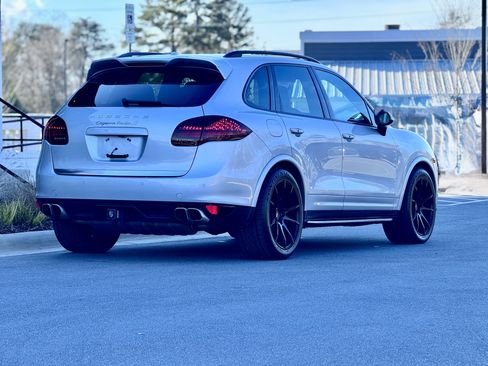 Used 2014 Porsche Cayenne Turbo S AWD/4WD image 15