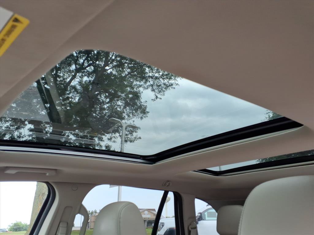 Used 2014 Ford Edge SEL w/ Equipment Group 205A AWD/4WD image 10