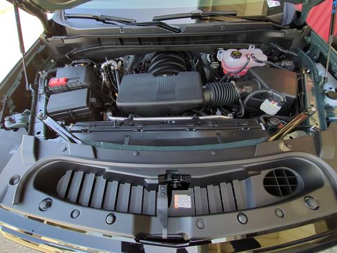 New 2026 Chevrolet Suburban RST w/ RST Capability Package AWD/4WD image 29