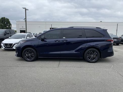 Used 2026 Toyota Sienna XSE AWD/4WD image 2