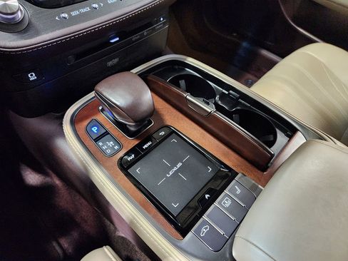 Used 2020 Lexus LS 500 w/ Interior Upgrade Package RWD image 39