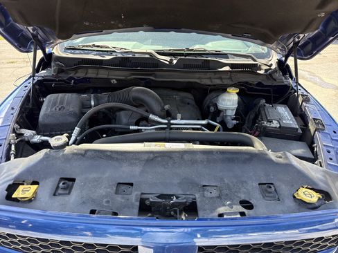 Used 2018 RAM 1500 Express RWD image 32