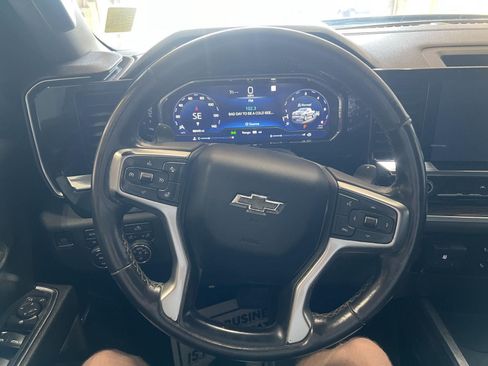 Used 2023 Chevrolet Silverado 1500 RST AWD/4WD image 15