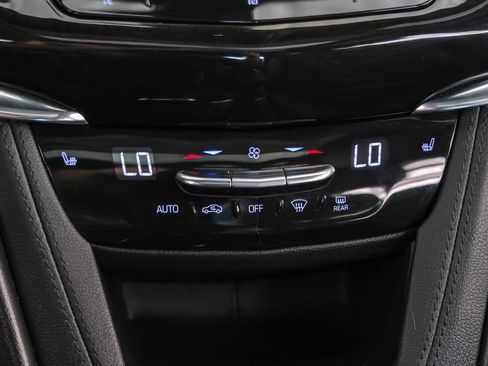 Used 2020 Cadillac XT6 Premium Luxury image 25