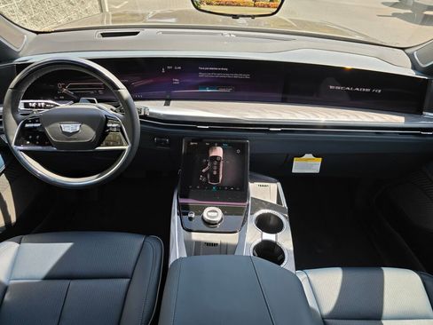 New 2025 Cadillac Escalade IQ Luxury 2 image 19