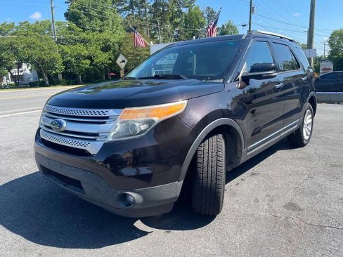 Used 2013 Ford Explorer XLT FWD image 3