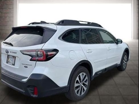 Used 2020 Subaru Outback Premium image 8
