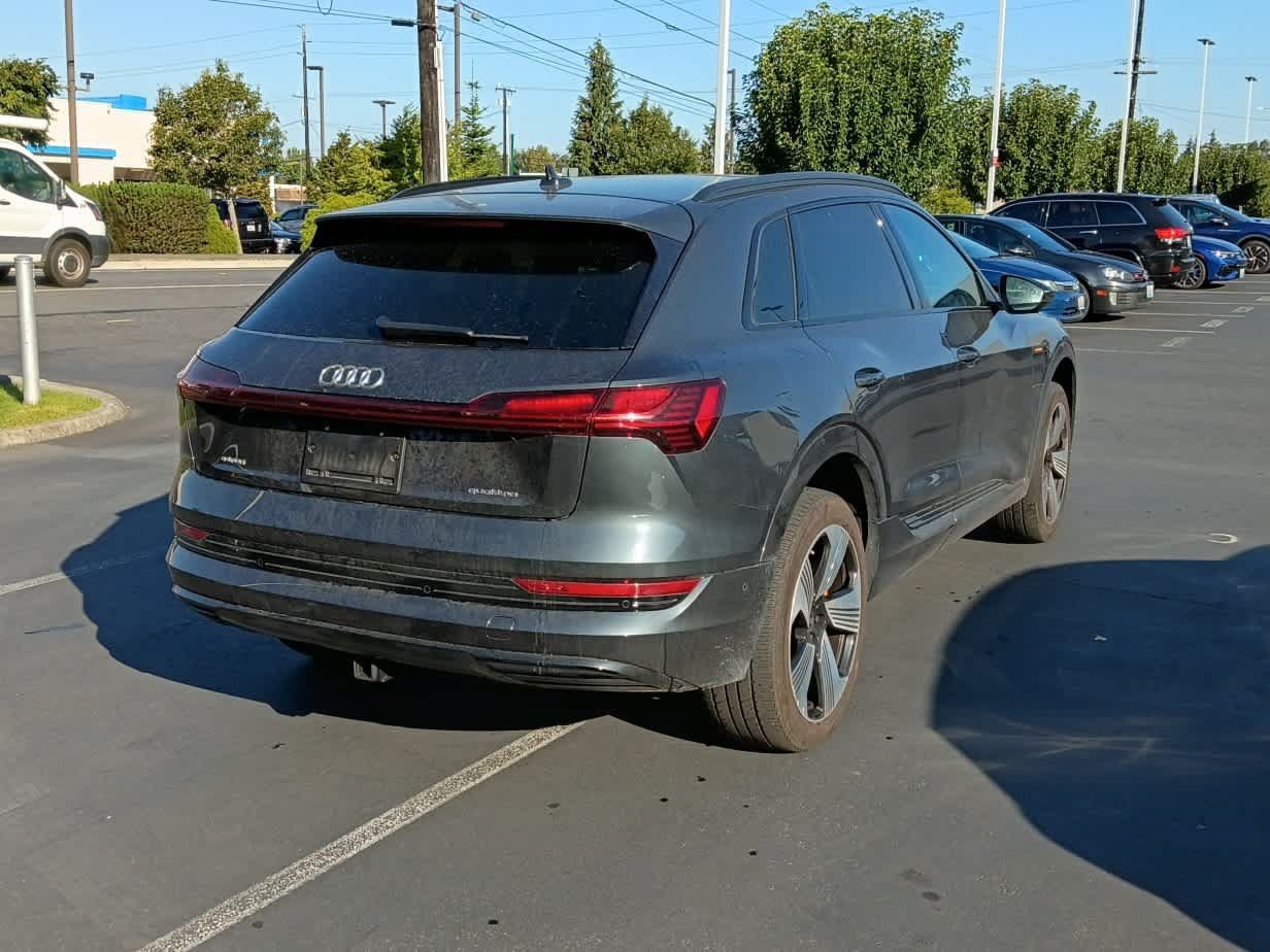 Used 2023 Audi e-tron Premium Plus w/ Premium Plus Package AWD/4WD image 4