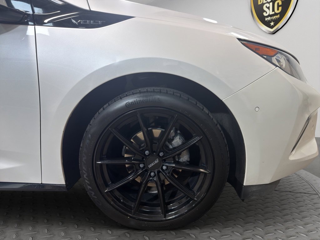 Used 2017 Chevrolet Volt Premier w/ Driver Confidence II Package FWD image 21