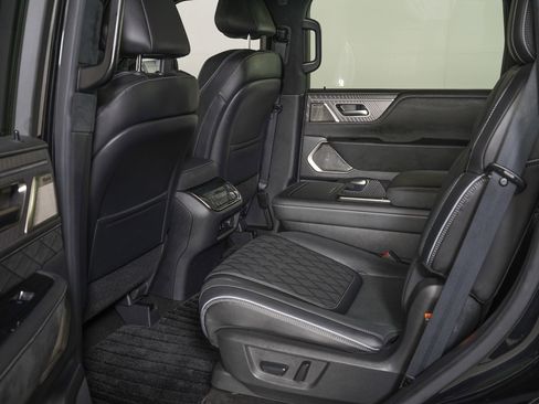 Used 2025 INFINITI QX80 Autograph w/ Autograph Exterior Package image 15