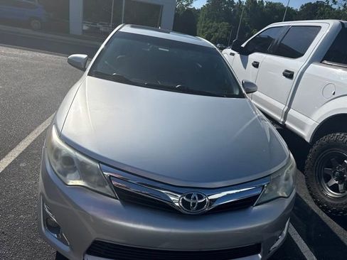 Used 2012 Toyota Camry XLE FWD image 5