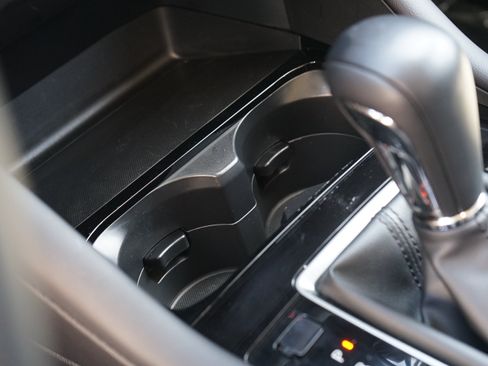 Certified 2025 MAZDA MAZDA3 s FWD image 22