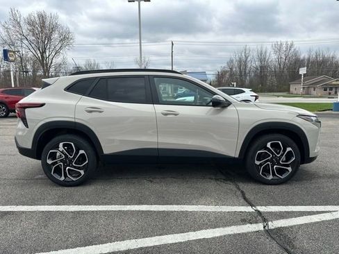New 2026 Chevrolet Trax RS w/ Driver Confidence Package FWD image 5