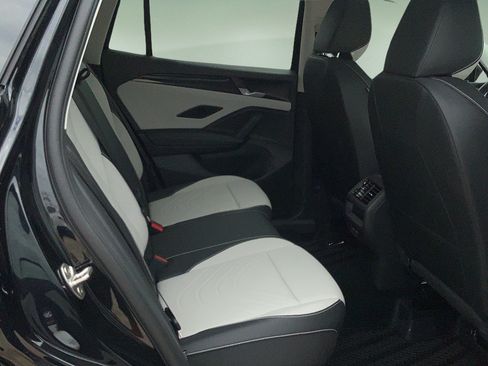 New 2026 Volkswagen Tiguan SE AWD/4WD image 13