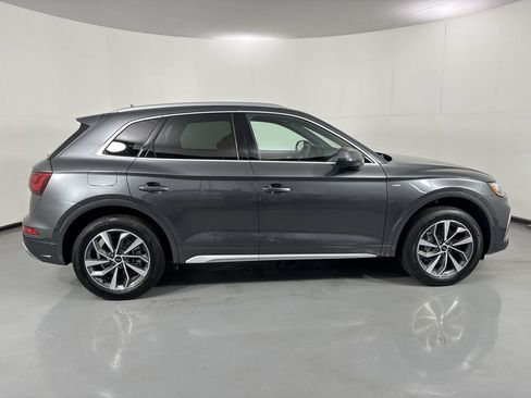 Used 2023 Audi Q5 2.0T Premium w/ Convenience Package AWD/4WD image 38