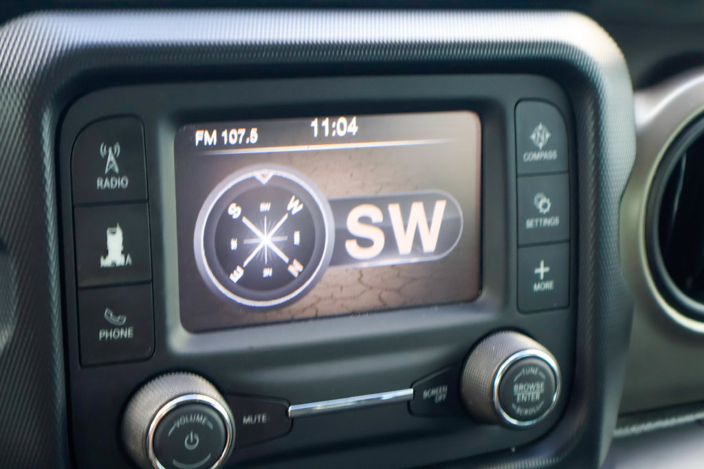 Used 2018 Jeep Wrangler Unlimited Sport AWD/4WD image 6