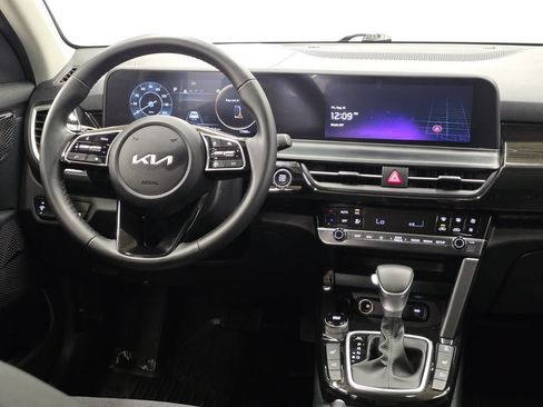 Used 2024 Kia Seltos S AWD/4WD image 17